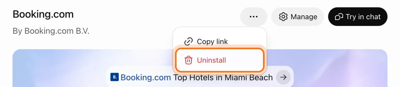 La página del plugin de Booking.com con el menú de tres puntos abierto, Copy link y Uninstall, y Uninstall marcado.